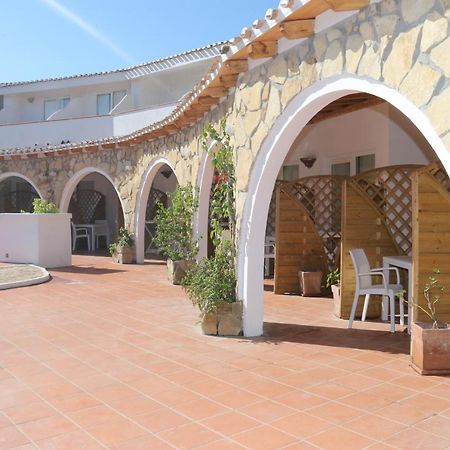 Hotel Altura Villasimius Bagian luar foto
