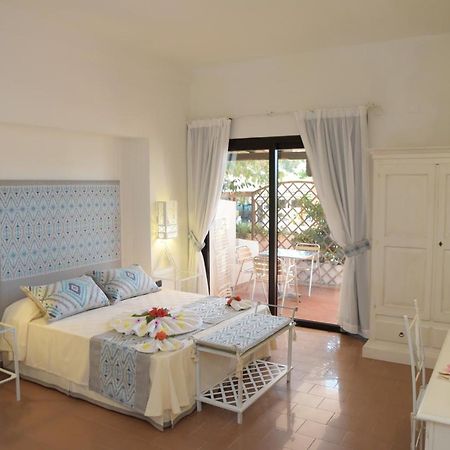 Hotel Altura Villasimius Bagian luar foto