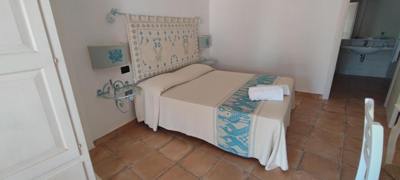 Hotel Altura Villasimius Bagian luar foto
