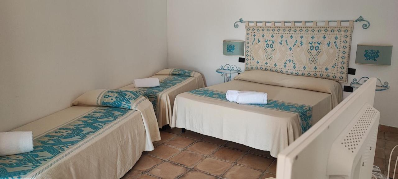 Hotel Altura Villasimius Bagian luar foto